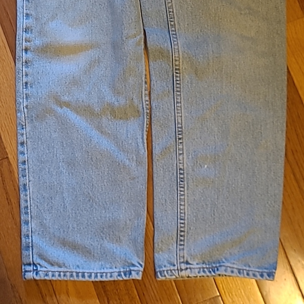 Vintage Levi's 550 Relaxed Fit Light Blue Jeans - Picture 7 of 9